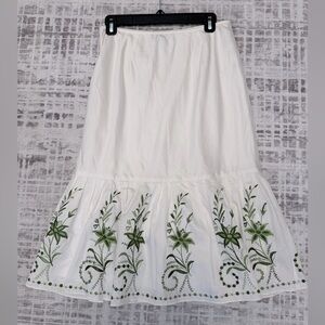 Ann Taylor Lined White Midi Skirt with Green Embroidery. Size 6